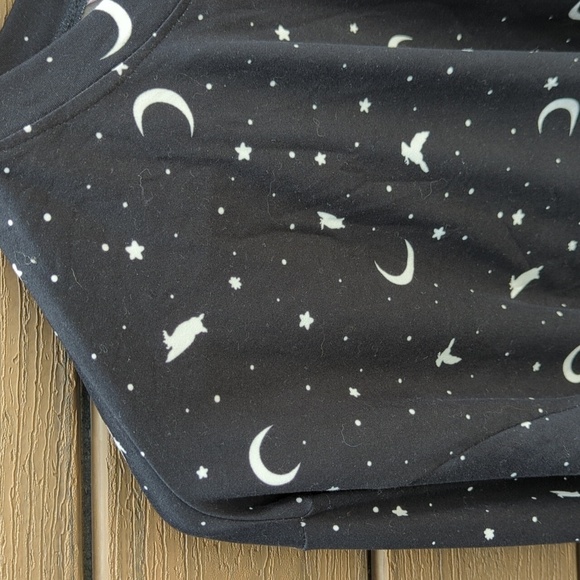 Womens Bluenotes Black Long Sleeve Star Moon Soft Cozy Lounge Top - Large NWT - Picture 4 of 5